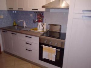 One Bedroom Apartment with Balcony and Sea View