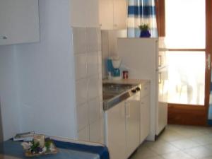 Dugi Rat Seaside Apartments - 2 Bedroom 3