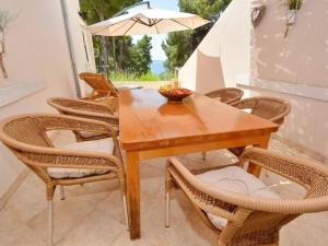 Two Bedroom Apartment with Balcony and Sea View Hvar