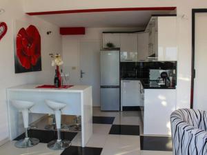 Two Bedroom Apartment with Sea View and Private Pool