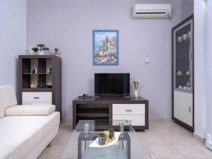 One Bedroom Apartment with Balcony and Sea View 2