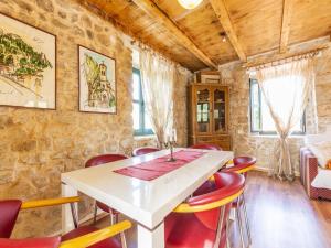 House with Two Bedrooms Dinko HH