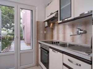 One Bedroom Apartment with Terrace 5