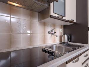 One Bedroom Apartment with Terrace 5