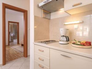 One Bedroom Apartment with Balcony 3