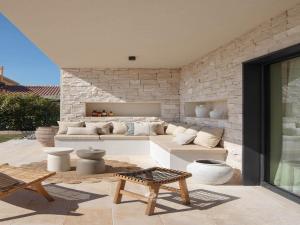 Luxury Villa with heated infinity pool and sauna