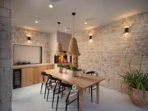 Luxury Villa with heated infinity pool and sauna