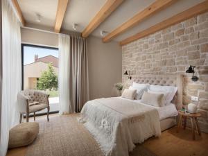 Luxury Villa with heated infinity pool and sauna