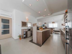 Luxury Escape with Swimming Pool & Modern Design - Four Bedroom Villa with Private Pool Villa 1