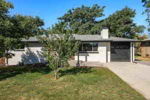 Sleeps 16 Hot Tub Arcade Movie Theater Pool Table