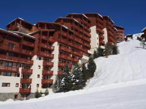 Appartement spacieux aux Menuires, 3 chambres, balcon - FR-1-344-1233