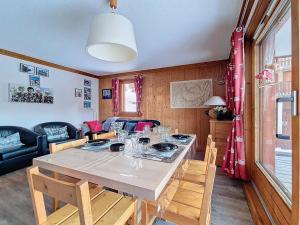 Appartement spacieux près des pistes avec balcon pour 6 - FR-1-344-1227