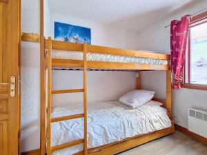 Appartement spacieux près des pistes avec balcon pour 6 - FR-1-344-1227