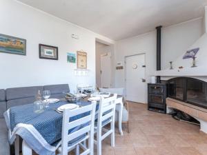 One Bedroom House with Terrace and Pool