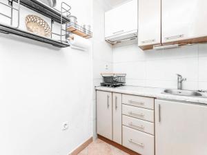 One Bedroom House with Terrace and Pool