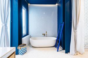 Luxury Modern Villa - 7 Mins to Old Mans Canggu