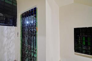 Super Collection O Green Leaf Near Acropolis Mall