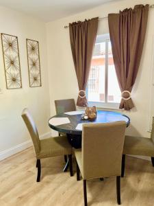 Modern and Comfort Stay in Prime Location