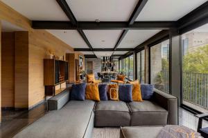 Capitalia Luxe 3BR w balcony Near to Masaryk
