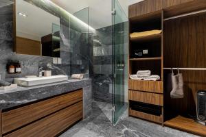 Capitalia Luxe 3BR w balcony Near to Masaryk