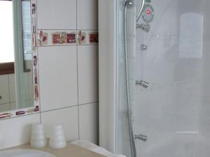 Hotels Logis Hotel Les Sapins : photos des chambres