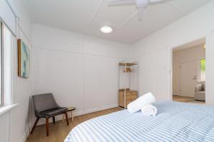 Relaxed Coastal Getaway Steps to Urangan Beach