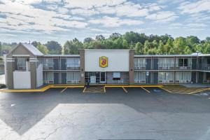 Super 8 by Wyndham Morganton