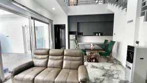 Modern 2BR Villa Near Seminyak Hotspots
