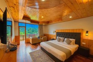 Himalayan River Resort, Manali- #riverside #private parking #scenic river & mountain view #open cafe # spacious room #big garden with campfire