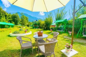 Himalayan River Resort, Manali- #riverside #private parking #scenic river & mountain view #open cafe # spacious room #big garden with campfire