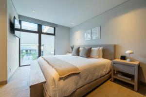 Capitalia Chic 3BR w Terrace Gym Near Paraiso