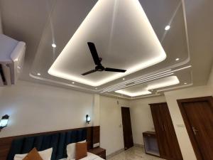 Hotel Ashok Palace Agra I 200m From Taj Mahal