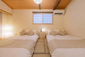 京都駅前の貸切京町屋 霞秀草庵 庭園と露天風呂で旅の疲れを癒す 3寝室 5ベッド 2バスルーム