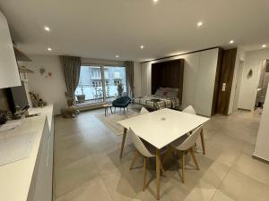 Stay with Andrea&Samantha