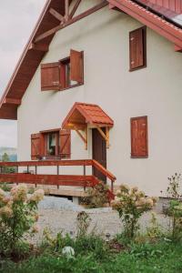 Józefówka - dom z 4 sypialniami, z balią ,dużym tarasem i pięknym widokiem na Wysową