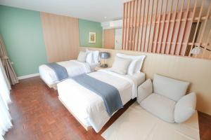 B89 3BR Hillside Seaview Escape