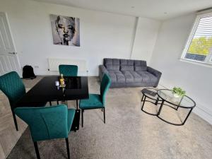 One Bedroom Apartment by Brookland Stays Serviced Accommodation Short Lets London with Free WiFi