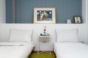 Non Inn Entire Historic 5 Bedroom Riverside Shophouse near ICONSIAM for Families and Groups