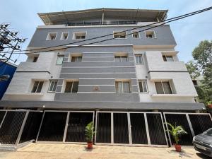 OXEMATE Service Apartment