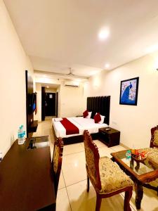 Hotel JB Grand Residency Zirakpur Chandigarh # lift #Balcony Rooms # Banquet Hall # Family Rooms