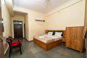 Omji Ashram- Shri Kathiya Mandir - 15min from Ram Temple