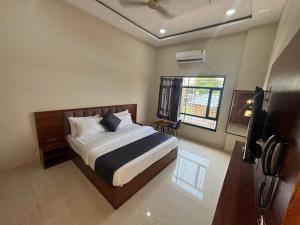 Hotel Vasudev- near Toran Gate