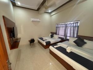 Hotel Vasudev- near Toran Gate