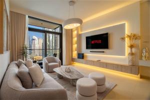 Luxurious 4BR with Boulevard View - 10 min to Burj & Mall
