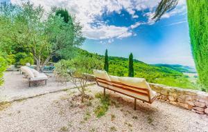 Gorgeous Home In Clansayes Clansayes