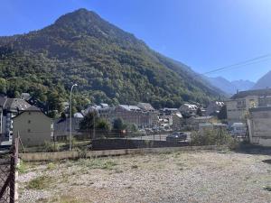 Charmant T2 à Cauterets avec vue montagne et parking - FR-1-812-143