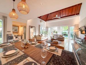 Villa St Calyx by DVH Luxe Retreats 3BR Tropical Pool Villa