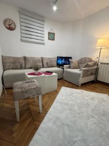 Bohemian Rhapsody low ground studio