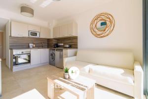 SELECTsoHOME - Appartement pour 4 personnes avec douche extérieure et piscine ! - 180SUD-E02