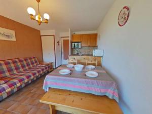 Studio RDC 4 pers, accès pistes, parking - FR-1-241-96